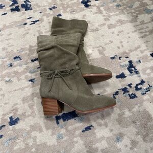 Chic Olive Suede Heeled Boots